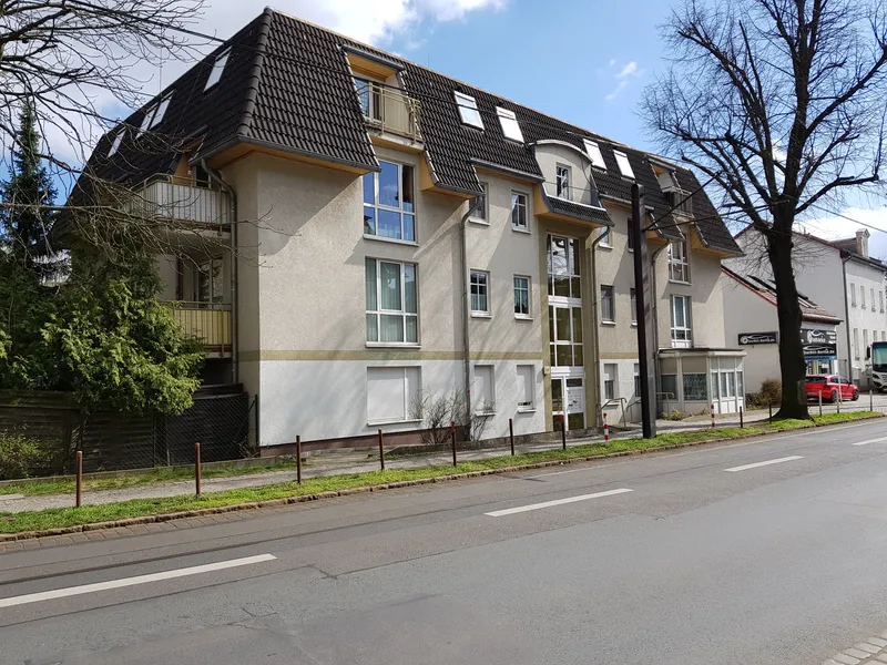 Moderne Dachgeschosswohnung mit schnellem City-Anschluss ink. Stellplatz — photo 1
